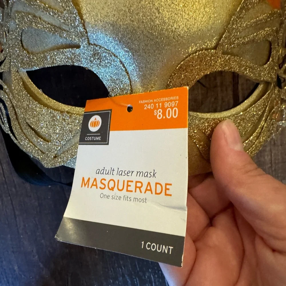 Set of two masquerade masks